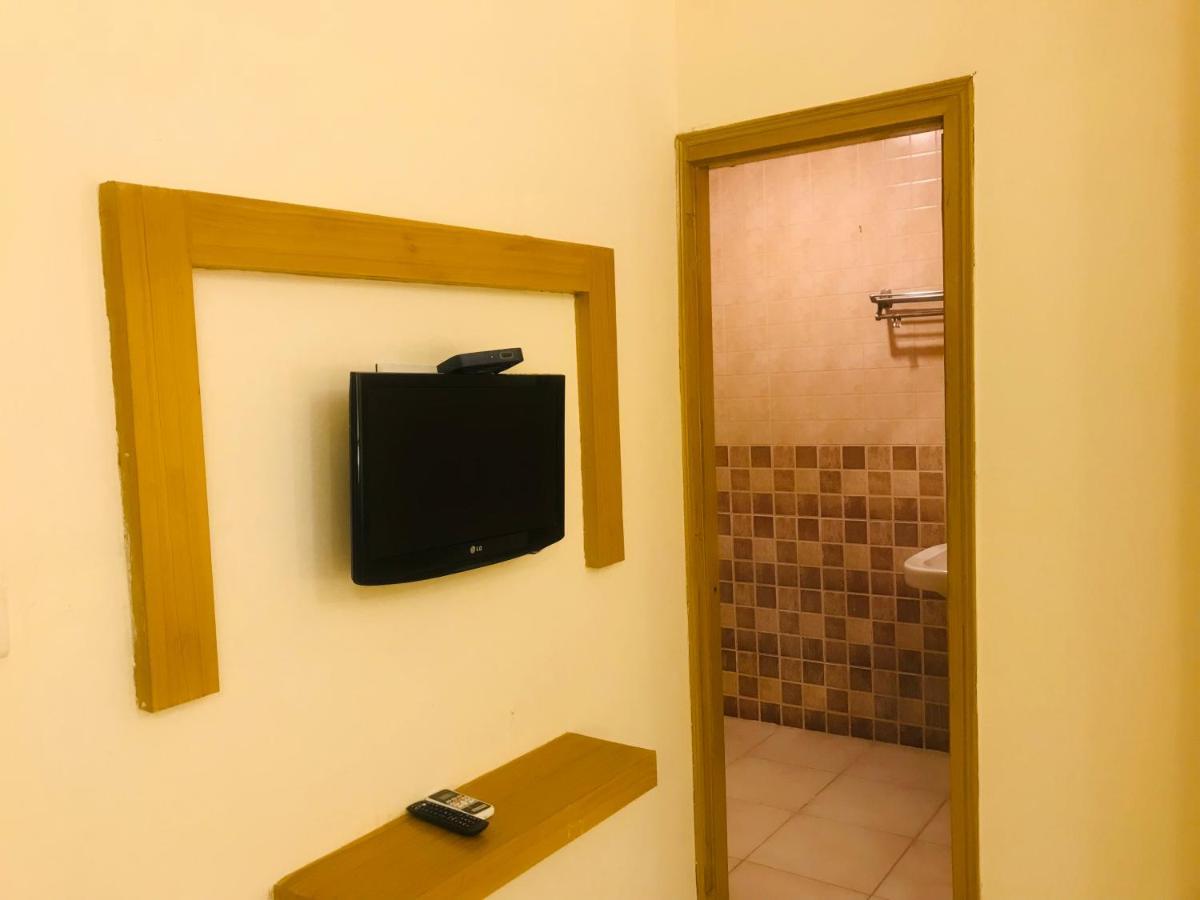 Tulip Palm Hotel Джайпур Екстериор снимка
