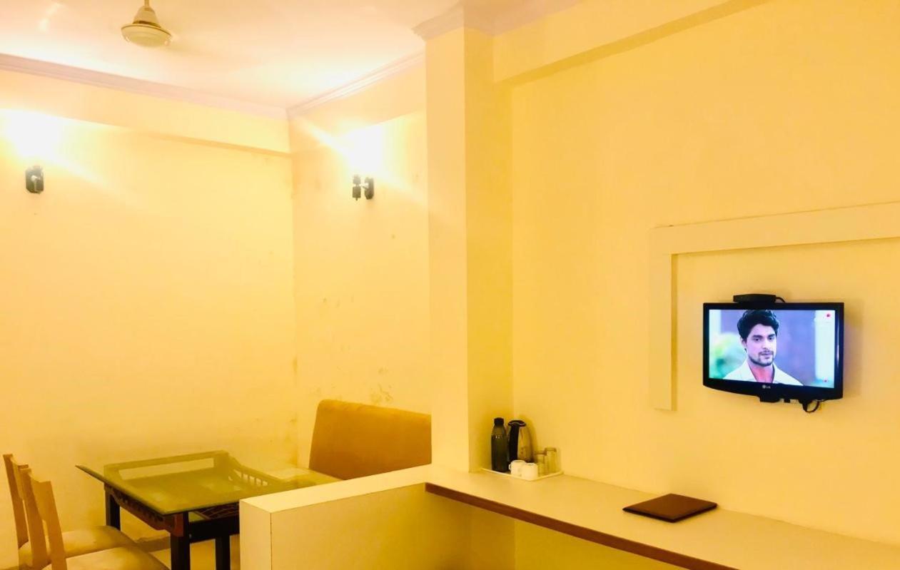 Tulip Palm Hotel Джайпур Екстериор снимка