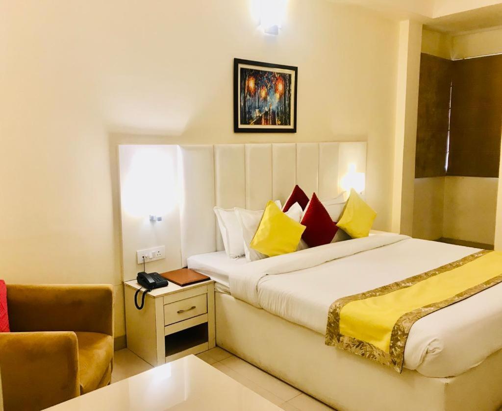 Tulip Palm Hotel Джайпур Екстериор снимка