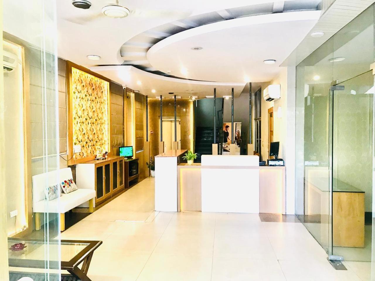 Tulip Palm Hotel Джайпур Екстериор снимка